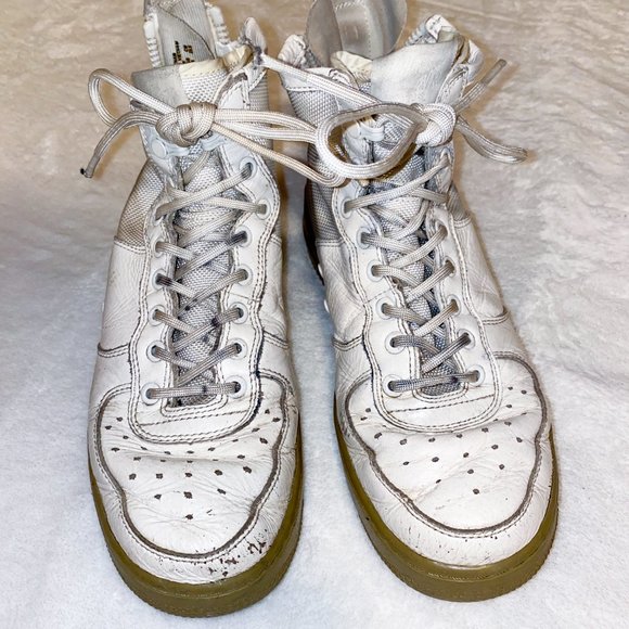 Zip Back Nike White Airforce 1s - Picture 2 of 5